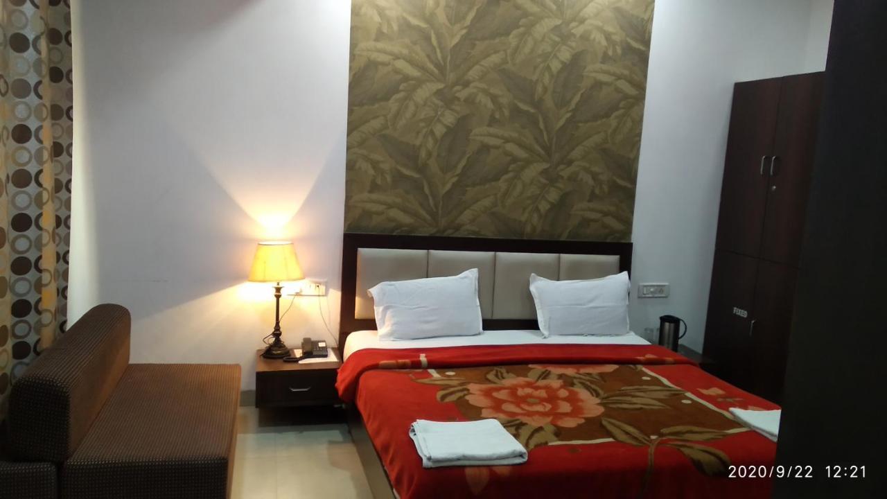 Hotel Popular Amritsar Exterior photo